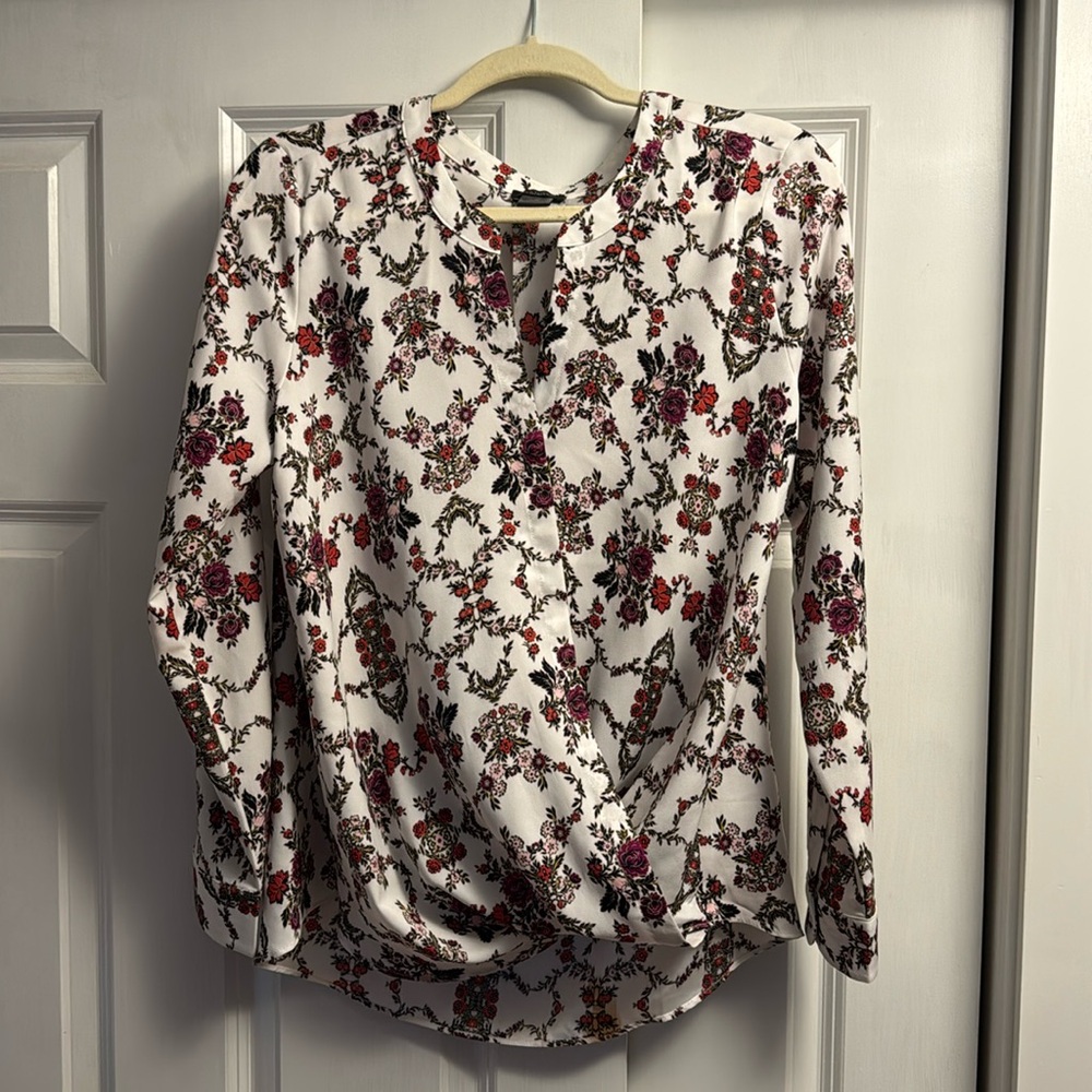 Ann Taylor floral shirt/blouse.